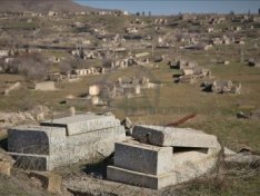 Инфотека24: осквернение могил - часть “турецкой идентичности”