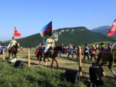 Гюльтекин Гаджибейли: Нагорный Карабах полностью под контролем армян