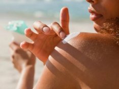 Does sunscreen enter your bloodstream and weaken cancer defenses? Claim distorts studies