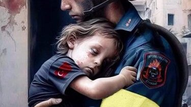 Yunan yanğınsöndürənin türk uşaqla fotosu real deyil