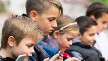 Araştırma: Eğitim sistemleri yapay zekayı benimseyen çocuklar kadar hızlı değil