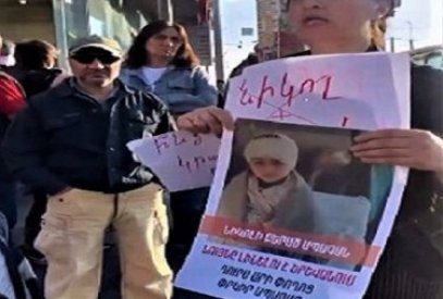 Photo of “kid injured in Karabakh” during rally against Pashinyan