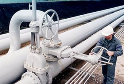 Does Kazakhstan deny transportation of its oil via Azerbaijan?